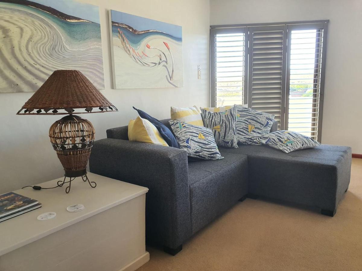 Albatross Guesthouse Langebaan Exterior foto