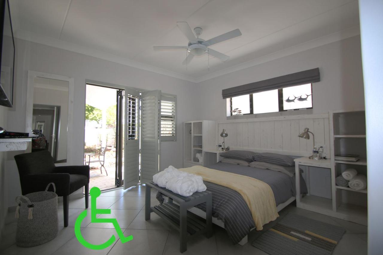 Albatross Guesthouse Langebaan Exterior foto
