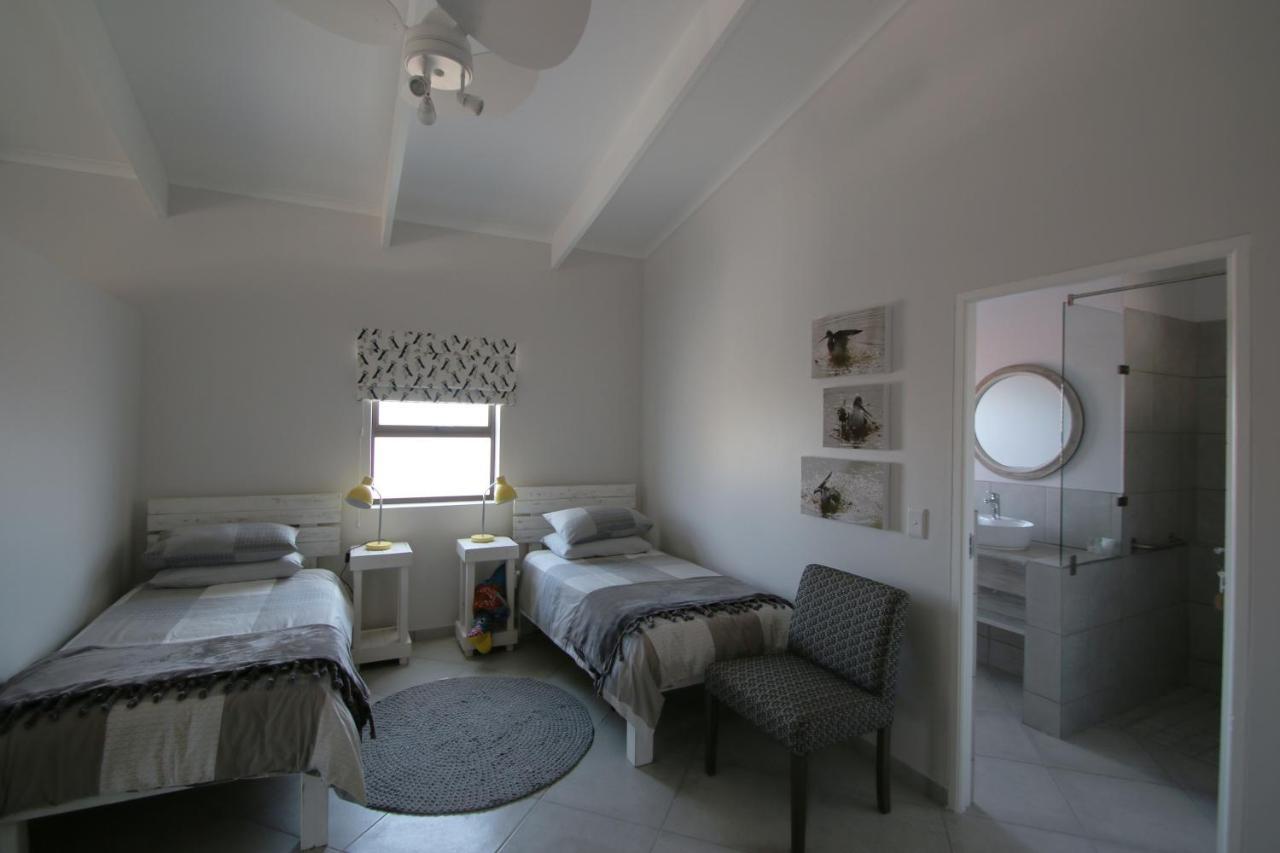 Albatross Guesthouse Langebaan Exterior foto